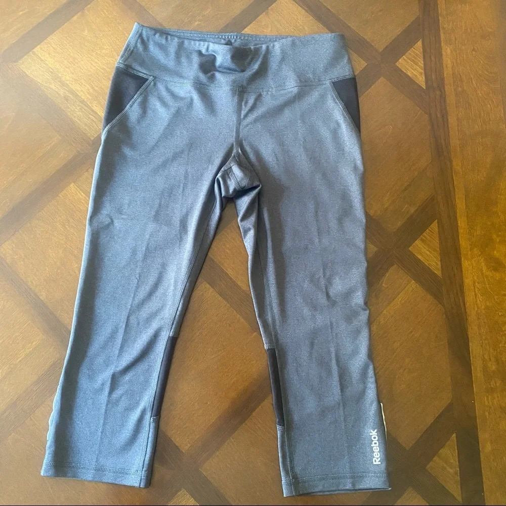 Reebok capri leggings bundle EUC - Picture 5 of 7